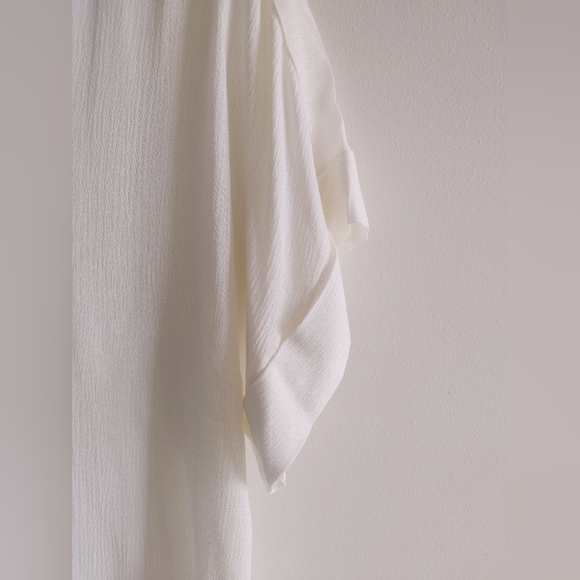 Short Sleeved Blouse from Suzy Shier Size XS - Picture 3 of 6